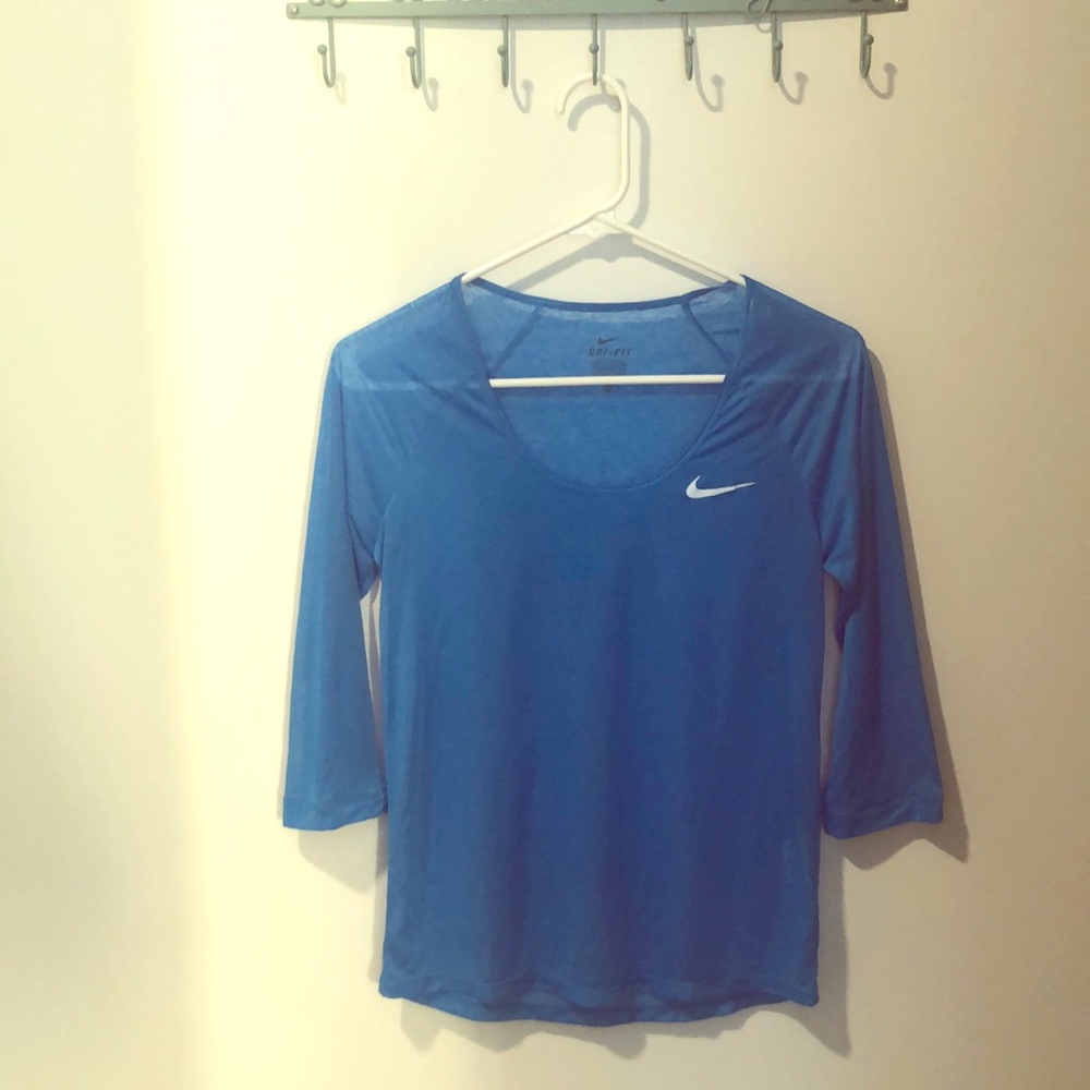 Nike 3/4 sleeve workout top